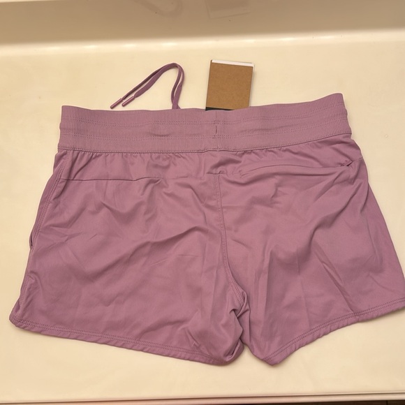The North Face Women’s Shorts - Picture 5 of 8